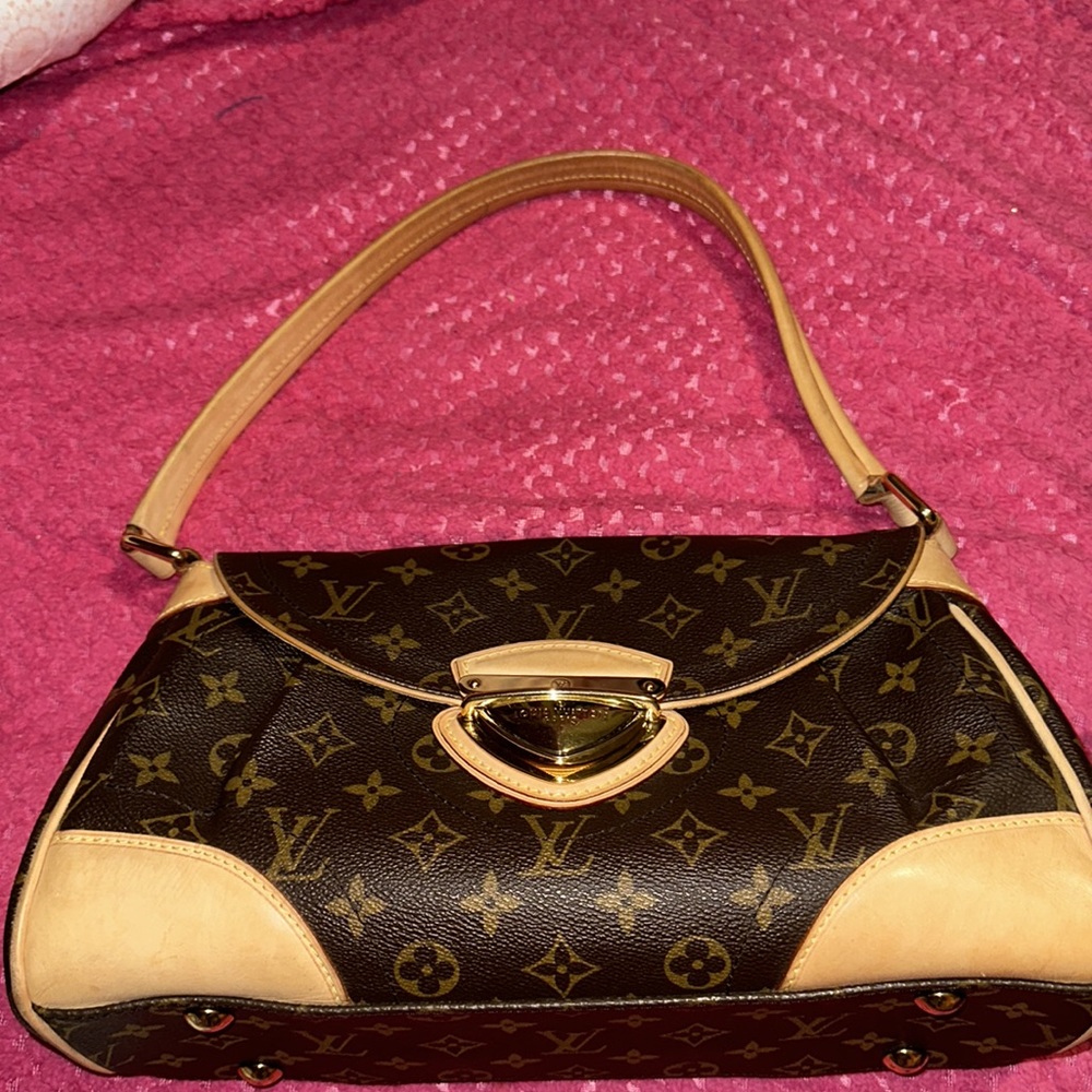 Authentic Louis Vuitton Monogram Beverly MM Bag - Picture 7 of 15